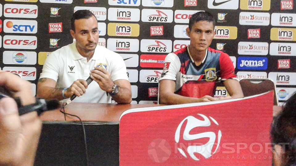 Jaino Matos saat preskon Persiba Balikpapan Copyright: &copy; Ian Setiawan/INDOSPORT